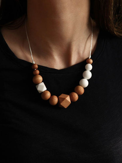 Breastfeeding necklace || Beachwood white